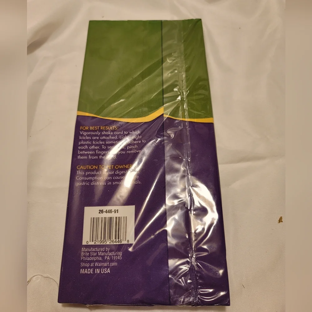 NEW 1 Pack Holiday Time silver Christmas Tree Tinsel Icicles 2000 Strands 18